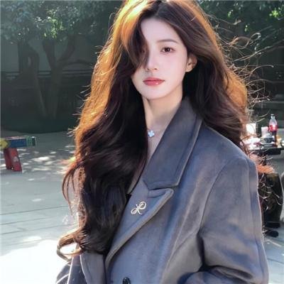 她似光芒举世无双